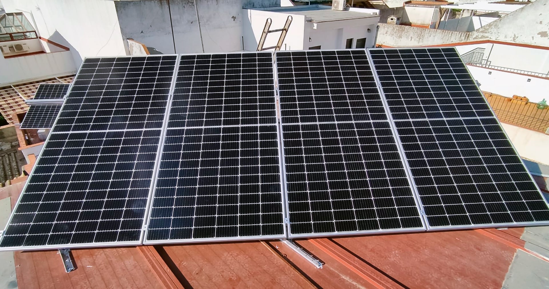 Servicios de energía fotovoltaica en Sevilla INS-SolarSystem
