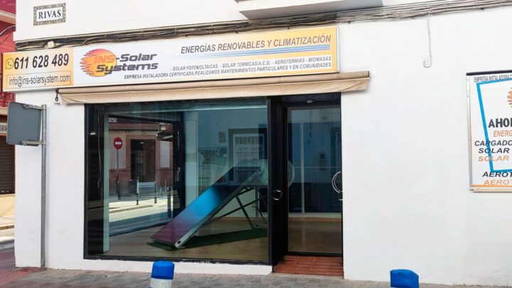 Exterior 02 tienda energia solar térmica y fotovoltaica en Dos Hermanas, Sevilla