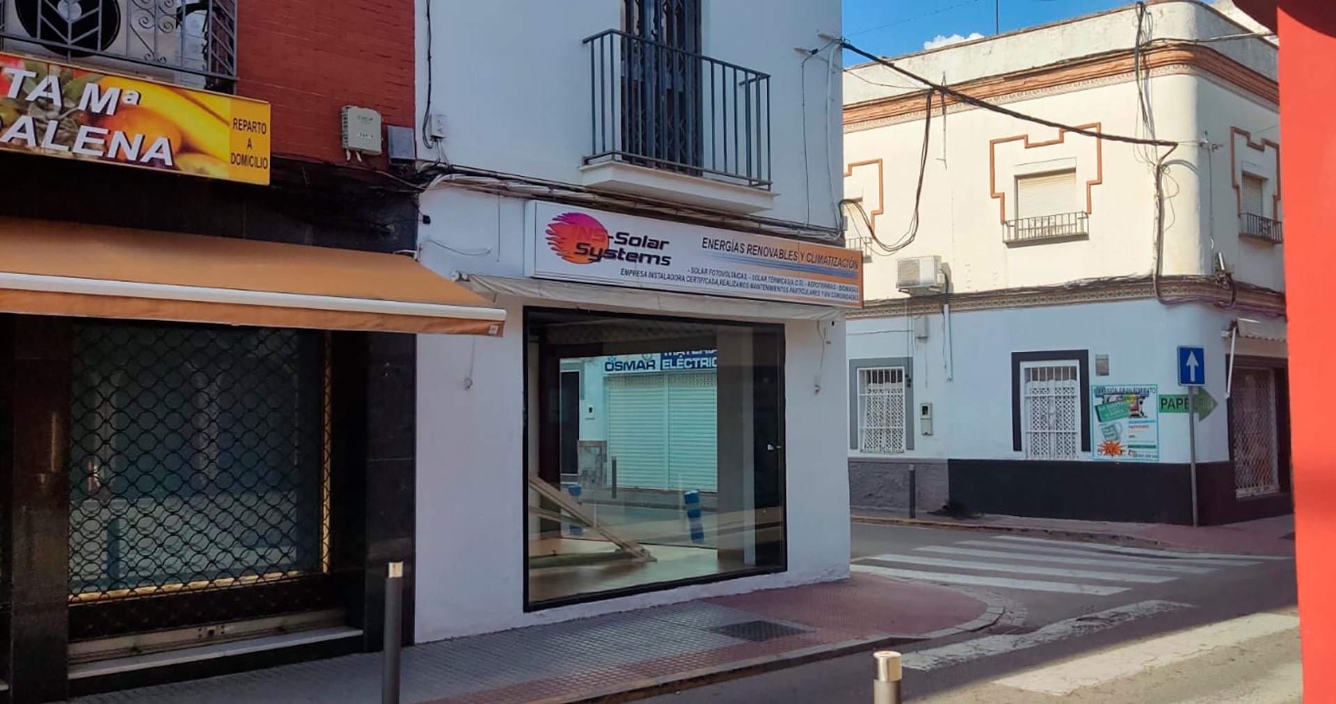 Exterior 03 tienda energia solar térmica y fotovoltaica en Dos Hermanas, Sevilla